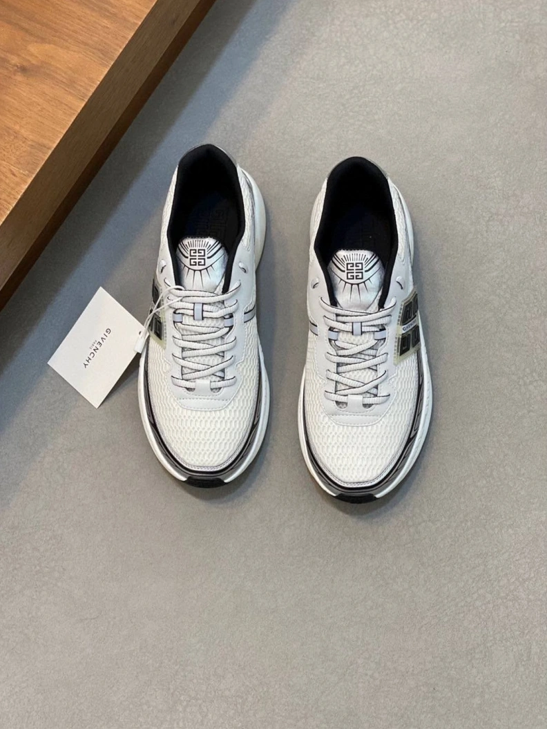 Flexible Gxvxnchy Sneakers 152119
