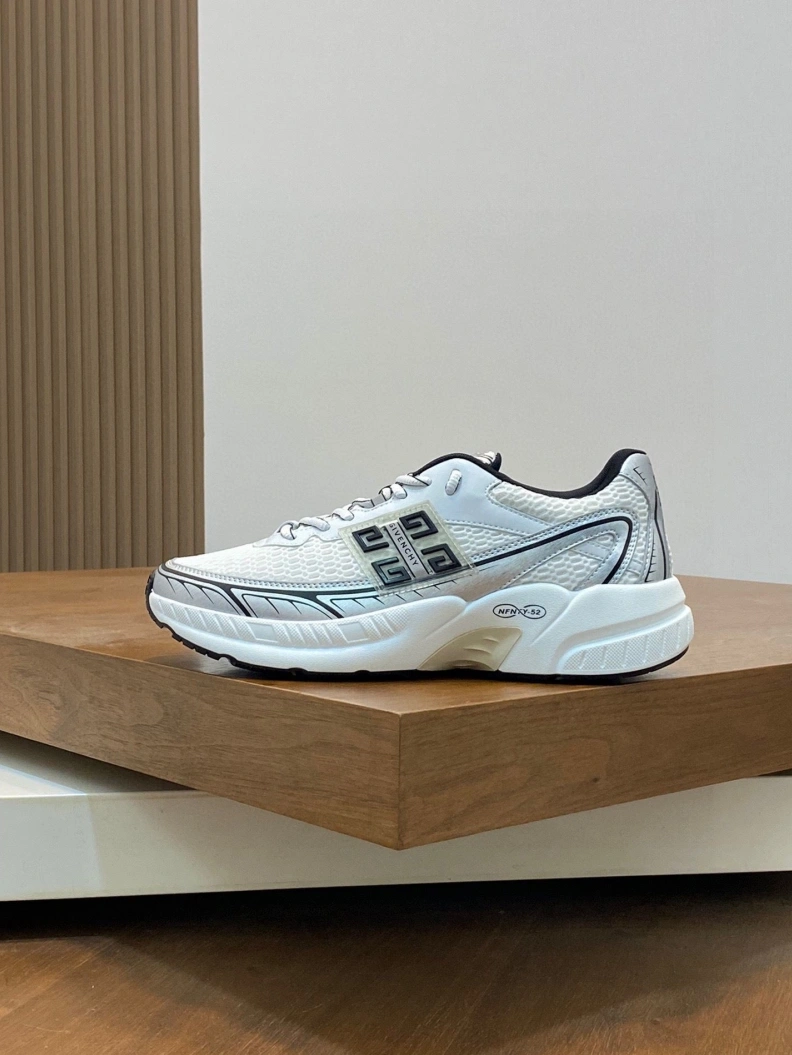 Flexible Gxvxnchy Sneakers 152119