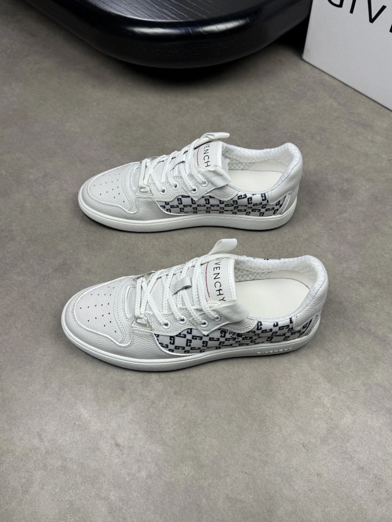 Gxvxnchy Sneakers Cozy 152111