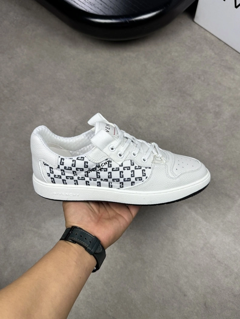 Gxvxnchy Sneakers Cozy 152111