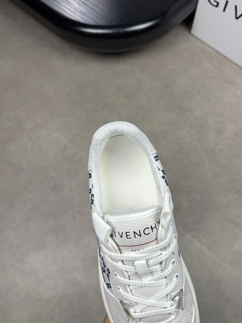 Gxvxnchy Sneakers Cozy 152111