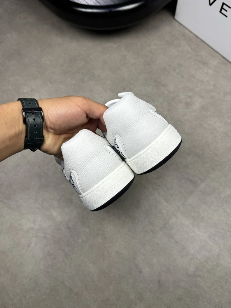 Gxvxnchy Sneakers Cozy 152111