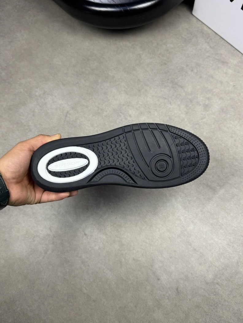 Gxvxnchy Sneakers Cozy 152111