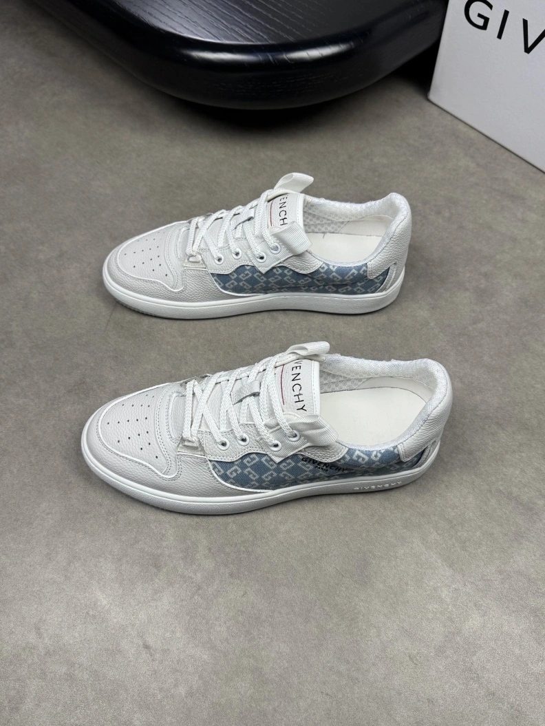 Timeless Gxvxnchy Sneakers 152112