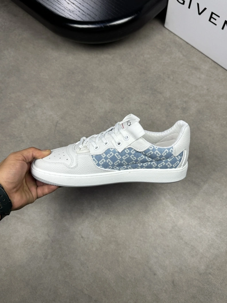 Timeless Gxvxnchy Sneakers 152112