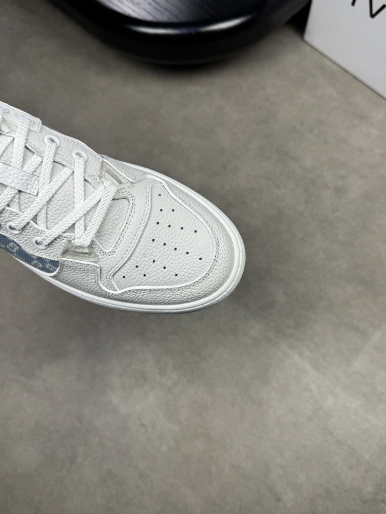 Timeless Gxvxnchy Sneakers 152112