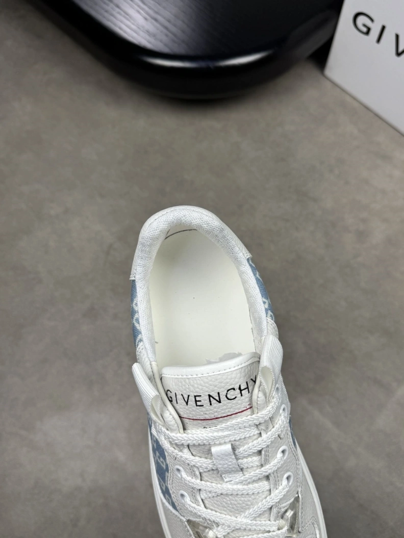 Timeless Gxvxnchy Sneakers 152112