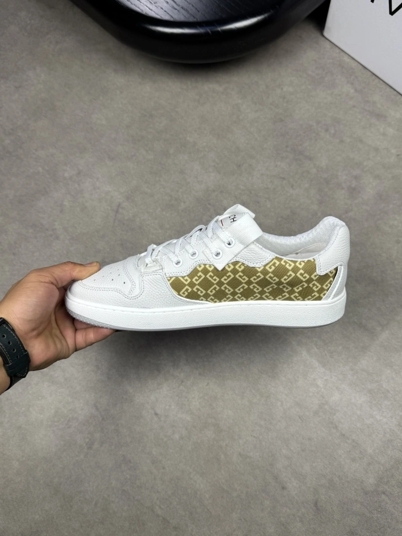 Gxvxnchy Sneakers EasyMatch 152109