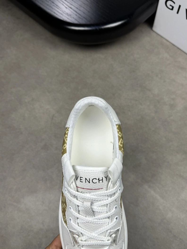 Gxvxnchy Sneakers EasyMatch 152109