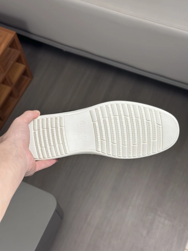 Flexible Gxccx Leather Shoes 155810