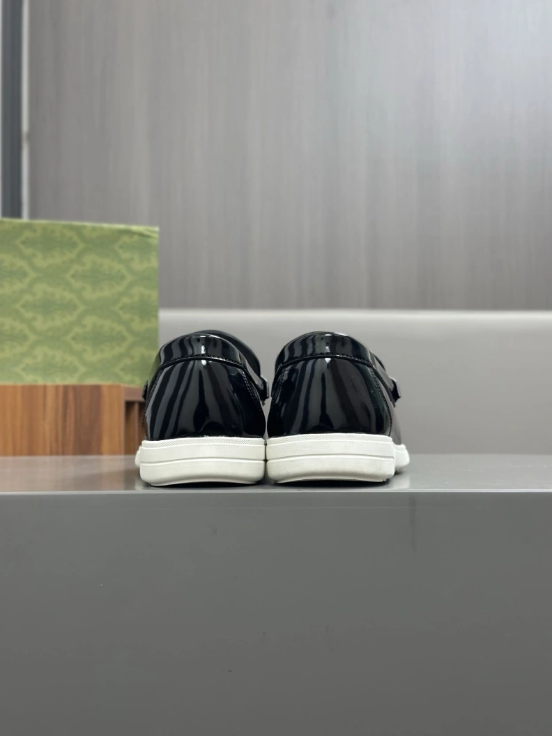 Flexible Gxccx Leather Shoes 155810