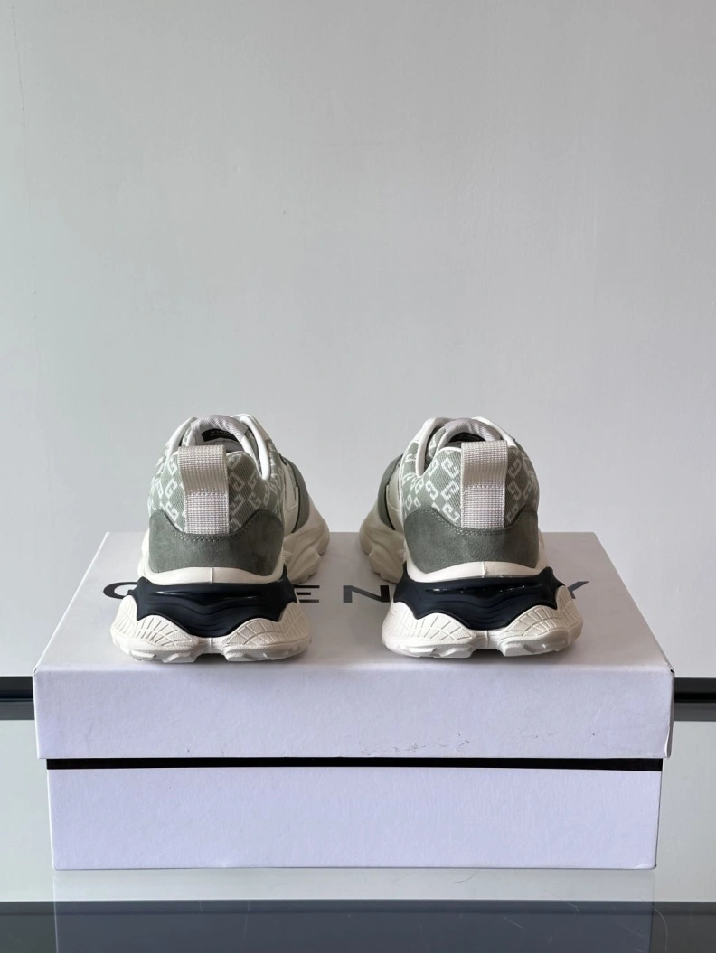 Gxvxnchy Sneakers UrbanStyle 152115
