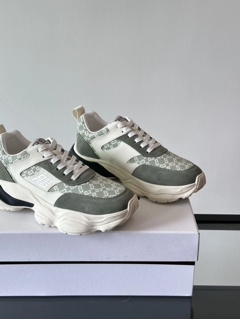 Gxvxnchy Sneakers UrbanStyle 152115