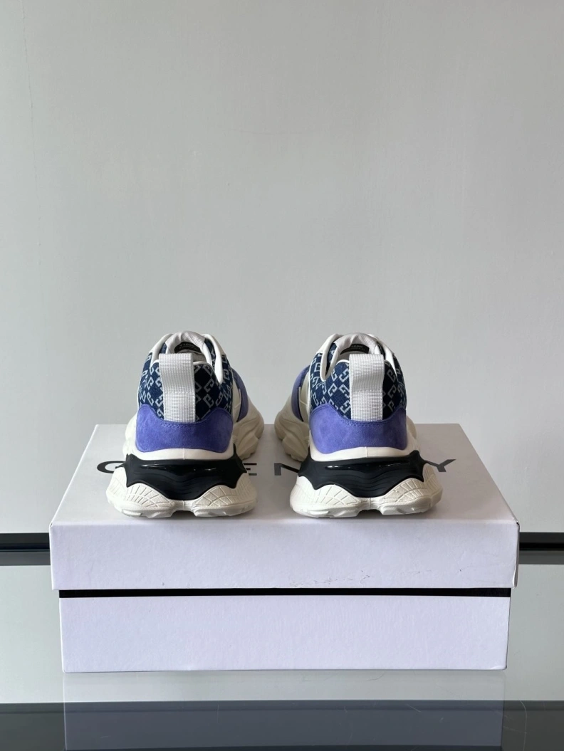 Gxvxnchy Sneakers Sleek 152106
