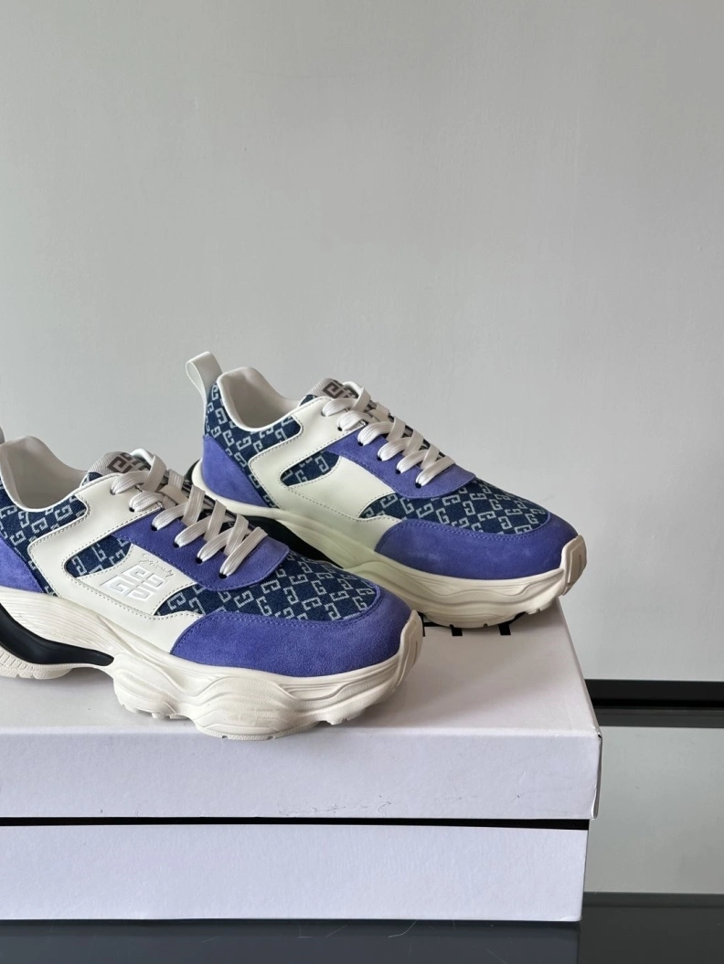 Gxvxnchy Sneakers Sleek 152106