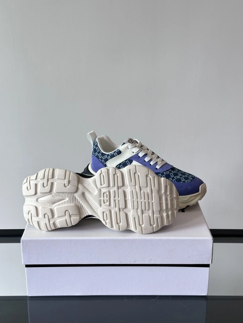 Gxvxnchy Sneakers Sleek 152106