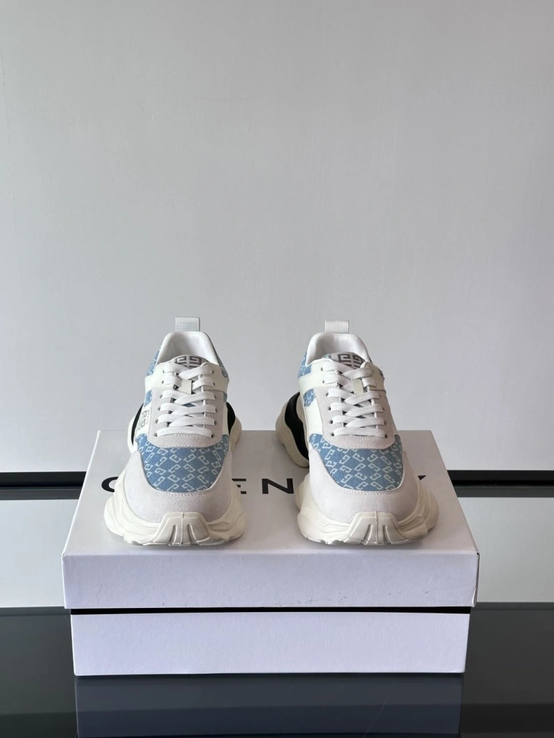 Gxvxnchy Sneakers Unique 152101