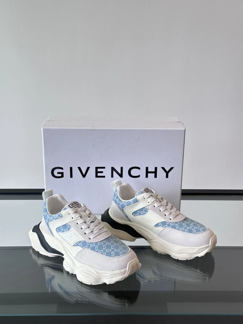 Gxvxnchy Sneakers Unique 152101