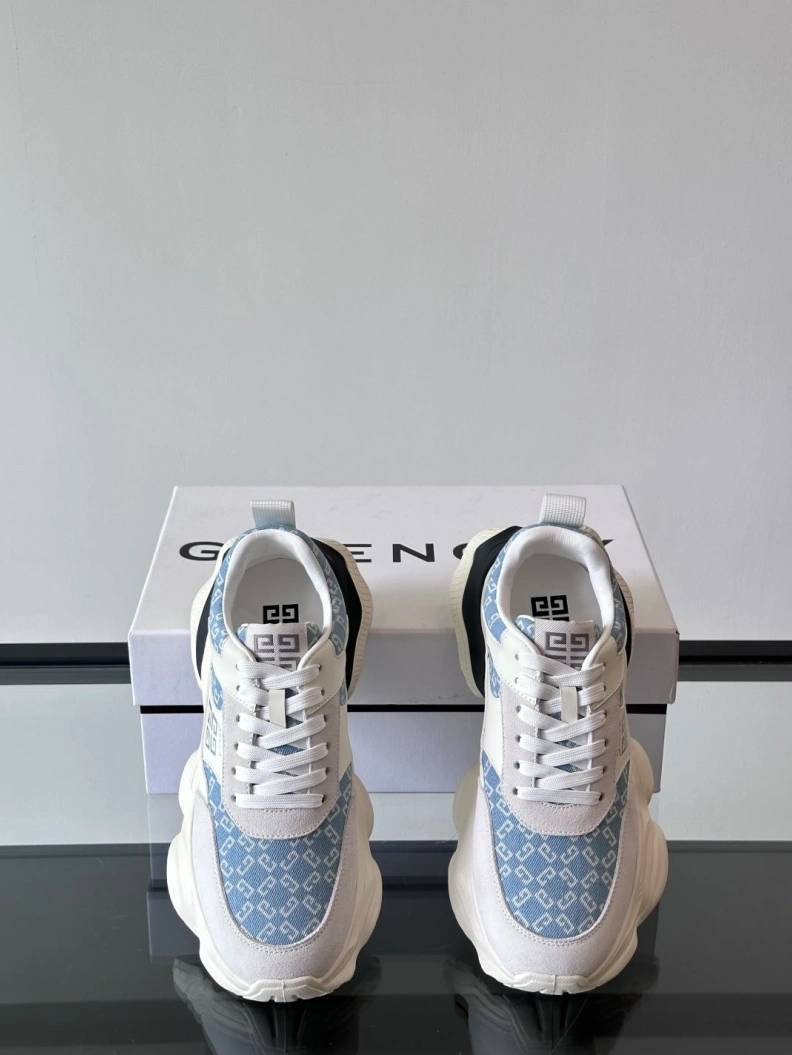 Gxvxnchy Sneakers Unique 152101