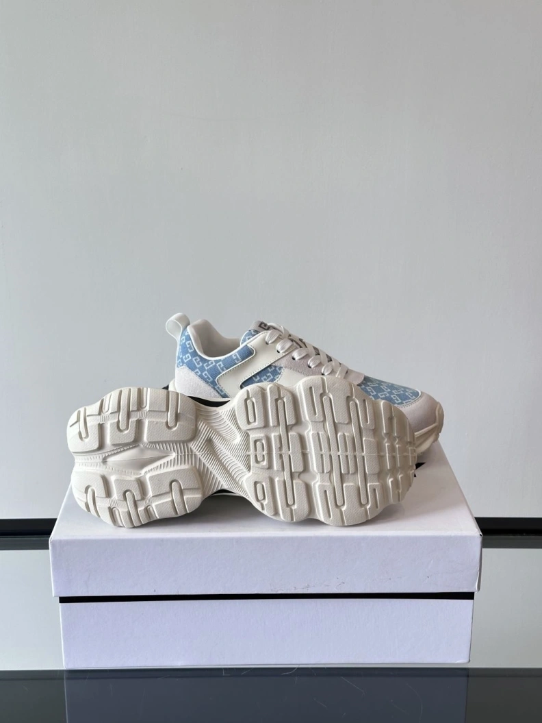 Gxvxnchy Sneakers Unique 152101