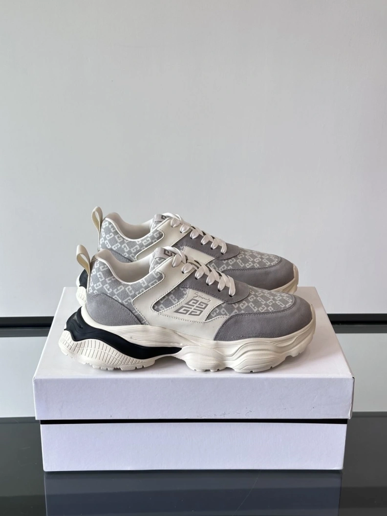 Gxvxnchy Sneakers Popular 152102