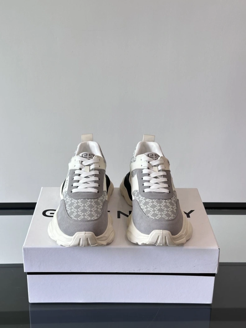 Gxvxnchy Sneakers Popular 152102