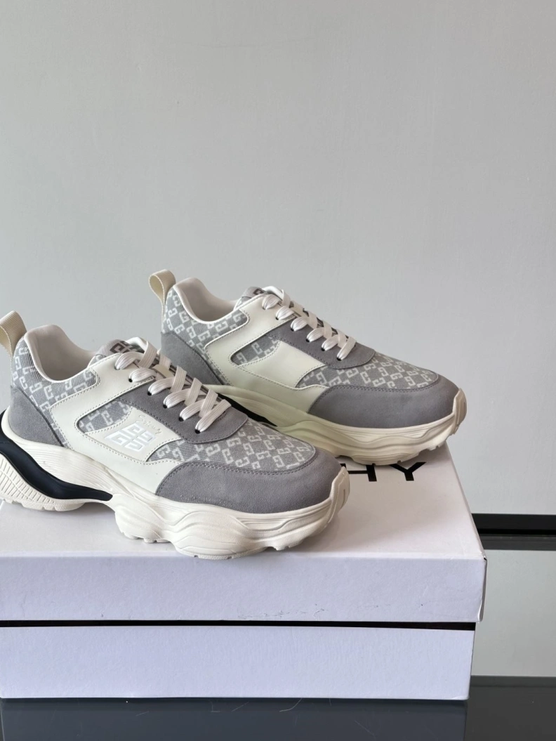 Gxvxnchy Sneakers Popular 152102