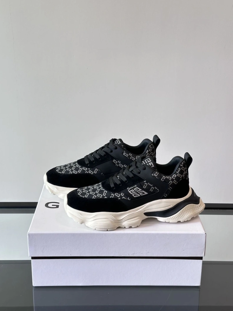 Classic Gxvxnchy Sneakers 152093