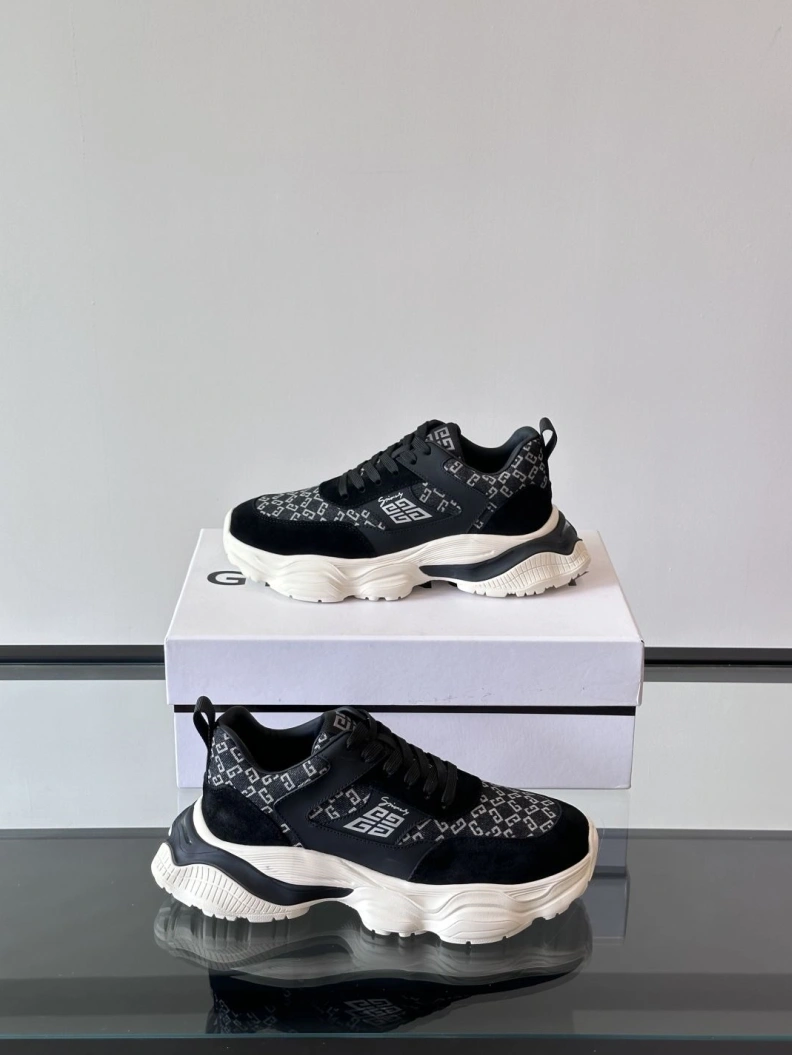 Classic Gxvxnchy Sneakers 152093