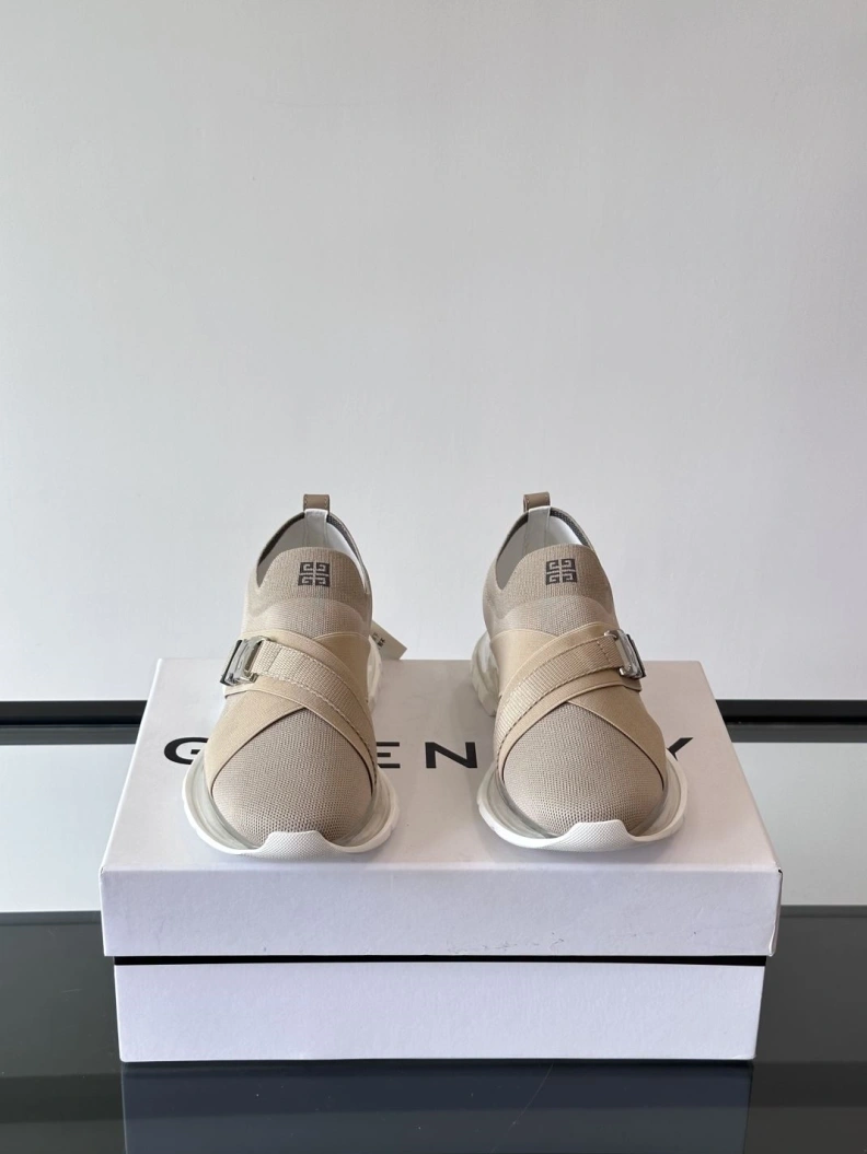 Gxvxnchy Sneakers GoodFit 152104