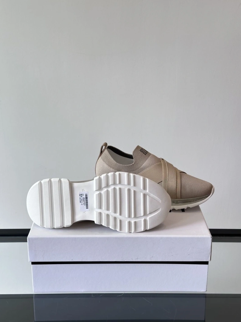 Gxvxnchy Sneakers GoodFit 152104