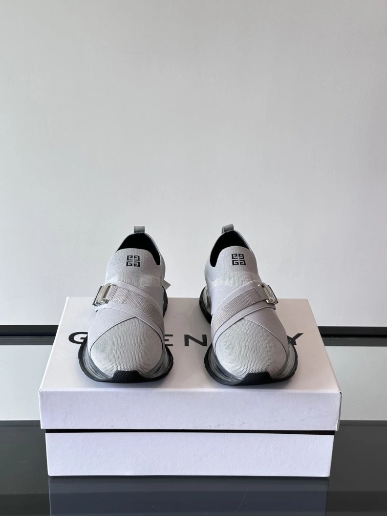 Durable Gxvxnchy Sneakers 152100