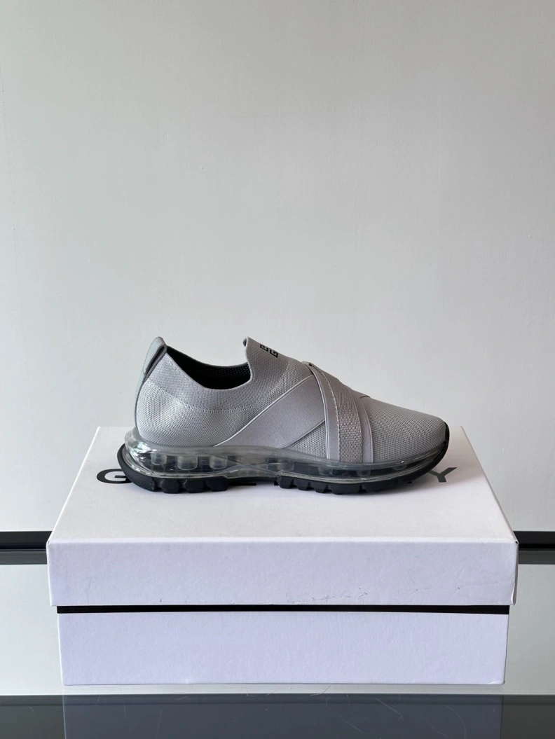 Durable Gxvxnchy Sneakers 152100
