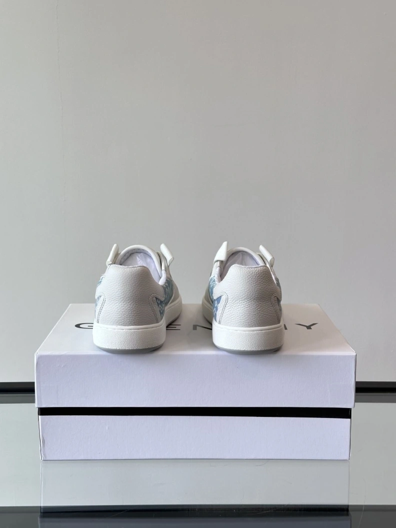 Gxvxnchy Sneakers Minimalist 152092