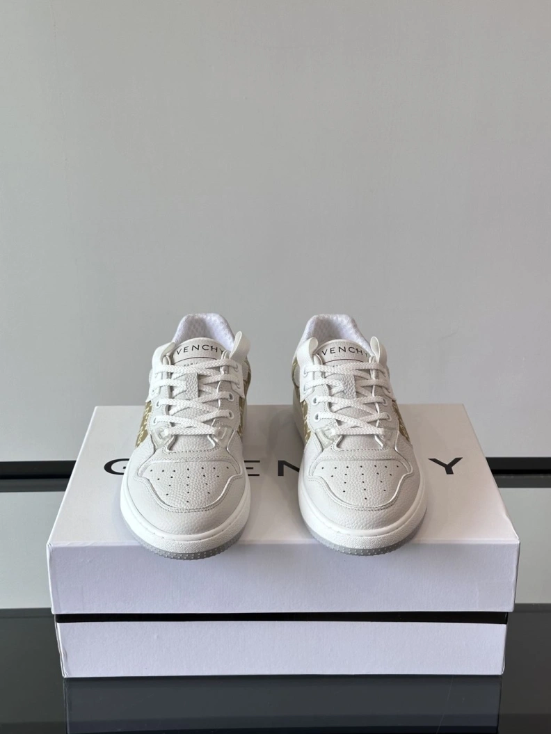 Trendy Gxvxnchy Sneakers 152089