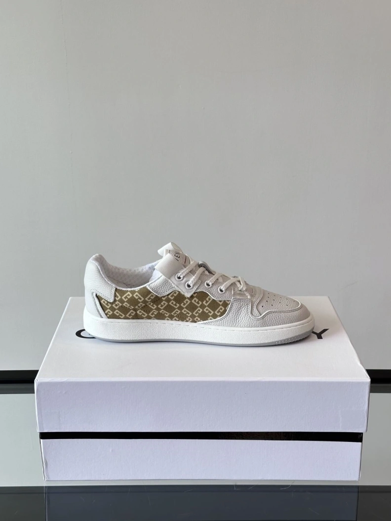 Trendy Gxvxnchy Sneakers 152089