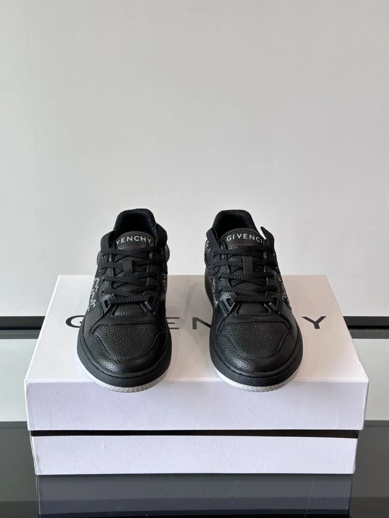 Gxvxnchy Sneakers Trendy 152103