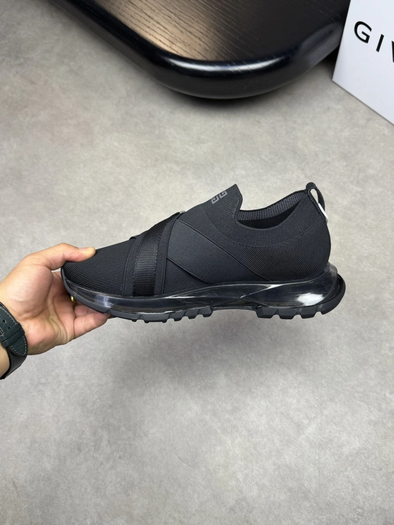 Gxvxnchy Sneakers Durable 152098
