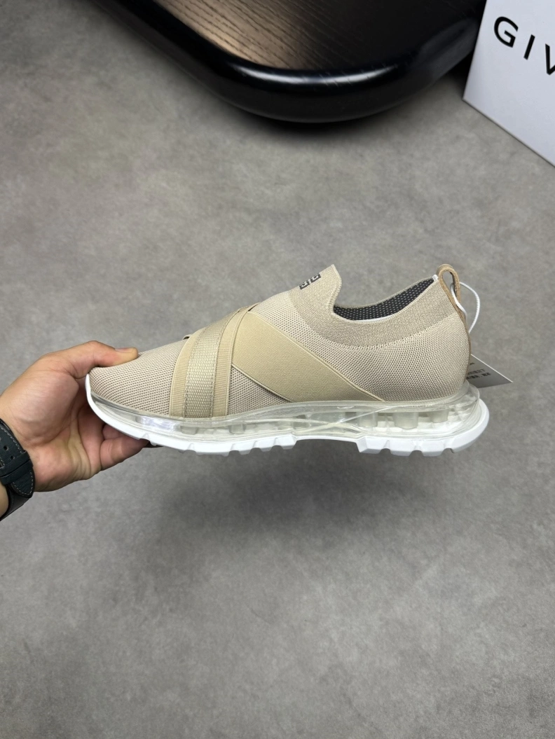 Gxvxnchy Sneakers Practical 152086