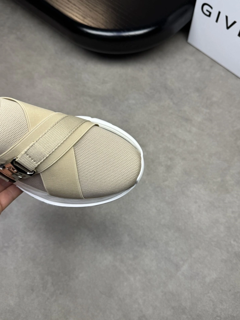 Gxvxnchy Sneakers Practical 152086