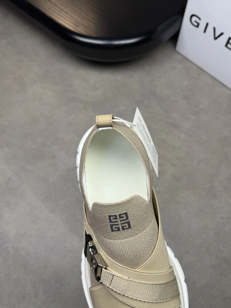Gxvxnchy Sneakers Practical 152086