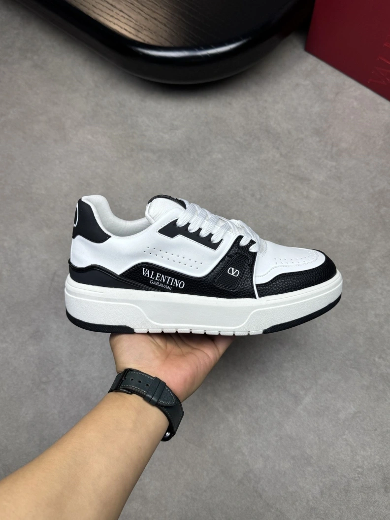 WellDesigned Vxlxntino Sneakers 228952