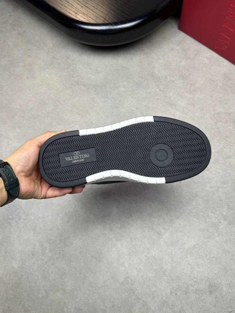 WellDesigned Vxlxntino Sneakers 228952