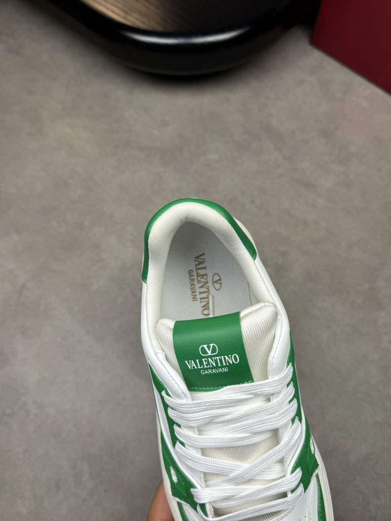 Vibrant Vxlxntino Sneakers 228953