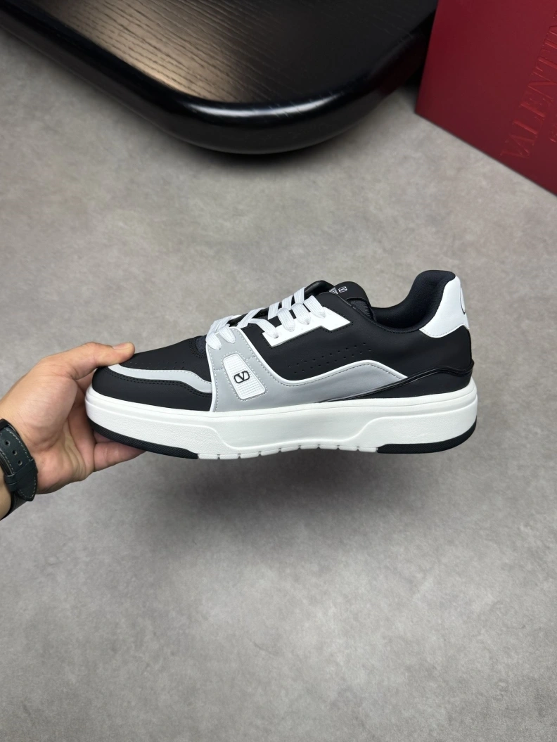 Durable Vxlxntino Sneakers 228943