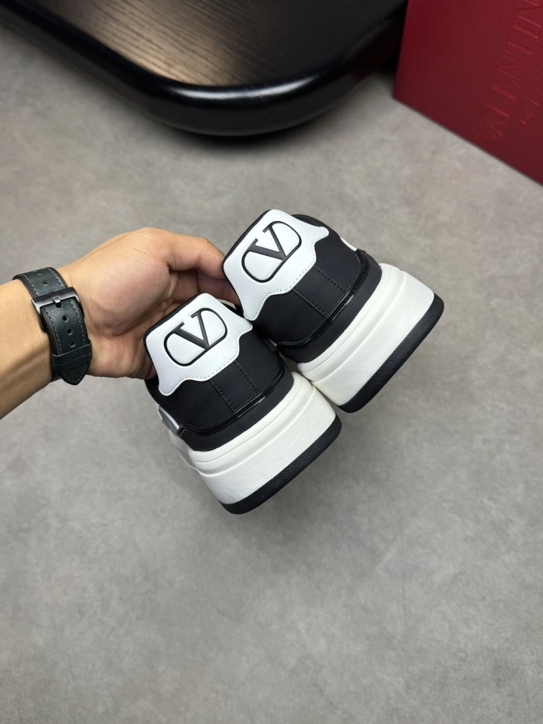 Durable Vxlxntino Sneakers 228943