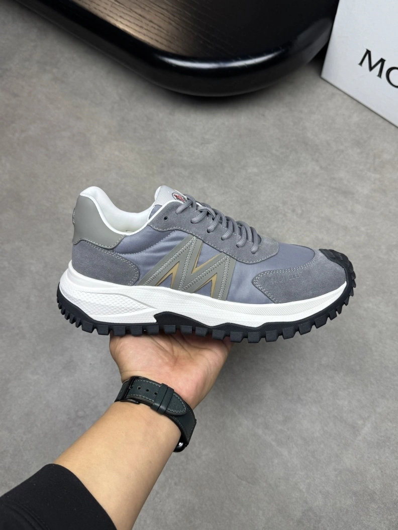 Versatile Mxnclxr Sneakers 197240