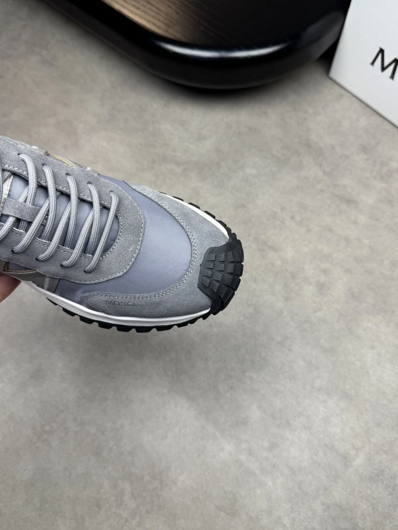 Versatile Mxnclxr Sneakers 197240