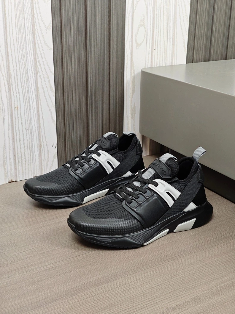 Minimalist Mxnxlo Blxhnxk Sneakers 192938