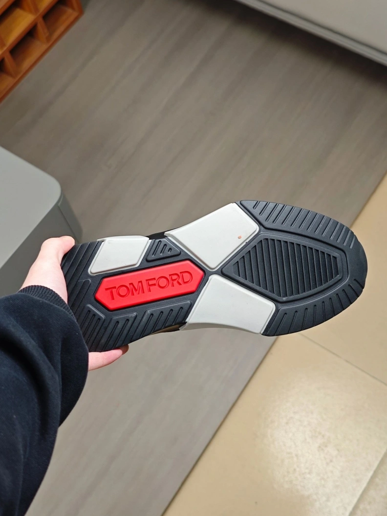 Minimalist Mxnxlo Blxhnxk Sneakers 192938